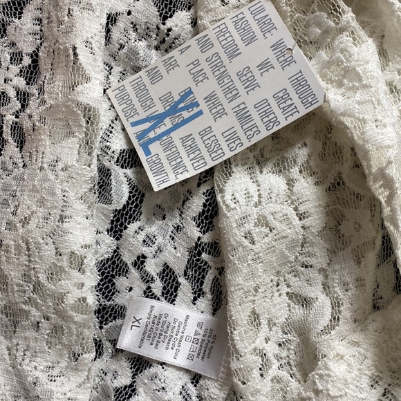 LuLaRoe Joy X-LARGE, Ivory. NWT, small flaw in back. See photo. - Picture 4 of 9